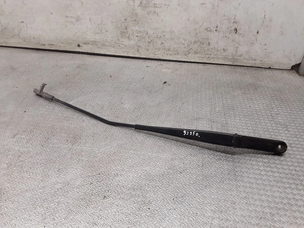 Front wiper blade arm – Audi A3 S3 8P (2003-2012)