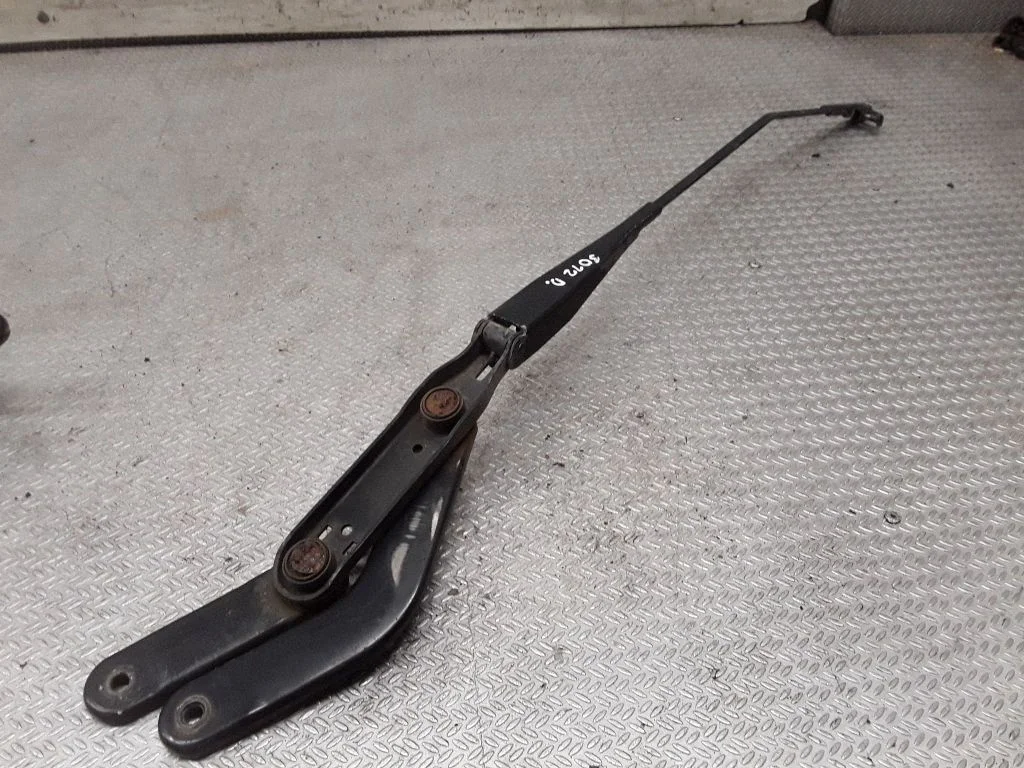 Front wiper blade arm – Ford Focus C-MAX (2003-2010)