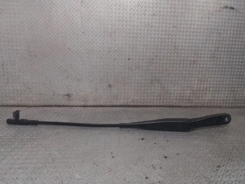 Front wiper blade arm – Opel Astra H (2004-2012)