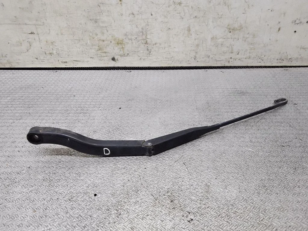 Front wiper blade arm – Audi A8 S8 D2 4D (1994-2002)
