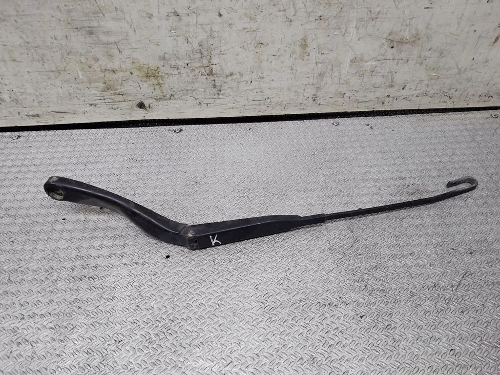 Front wiper blade arm – Audi A8 S8 D2 4D (1994-2002)