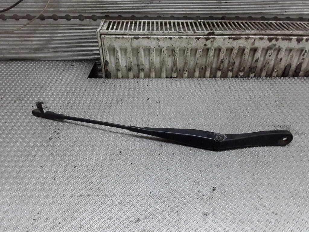 Front wiper blade arm – Opel Astra H (2004-2012)
