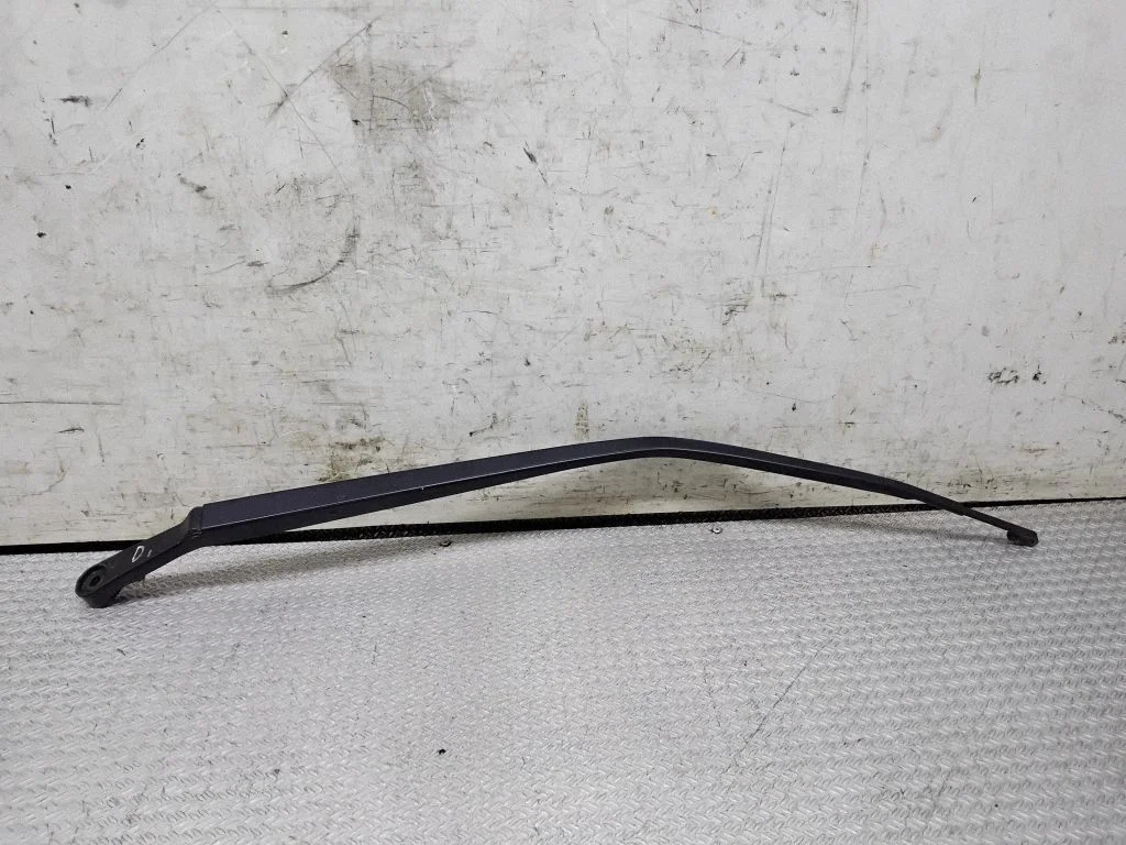 Front wiper blade arm – Nissan Murano Z50 (2002-2008)
