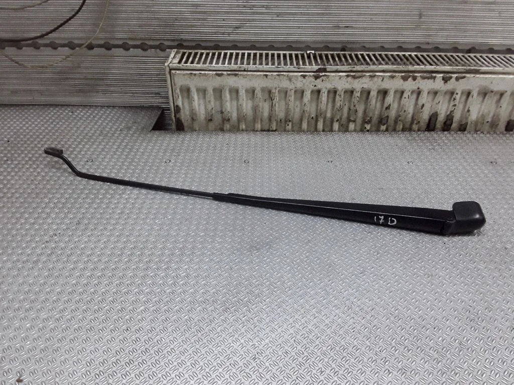 Front wiper blade arm – Renault Scenic I (1996-2003)