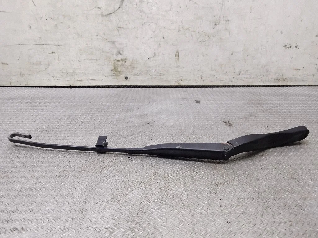 Front wiper blade arm – Audi A8 S8 D2 4D (1994-2002)