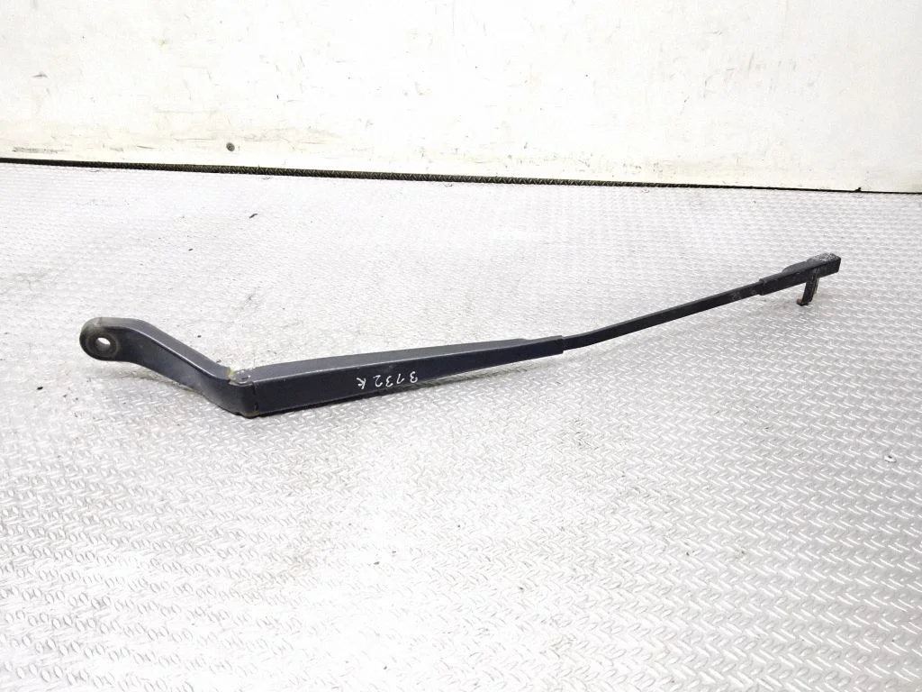 Front wiper blade arm – Ford Galaxy (2000-2006)