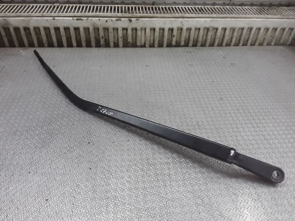 Front wiper blade arm – Nissan Murano Z50 (2002-2008)