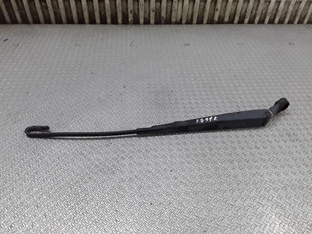Esiklaasi kojameeste kang 5Z0955409A