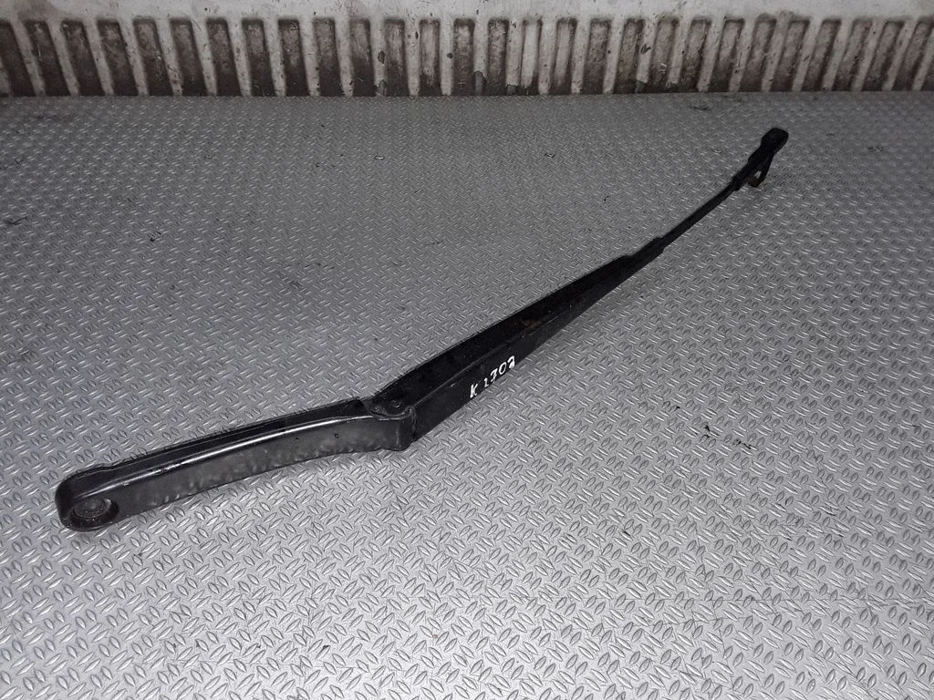 Front wiper blade arm – Volkswagen Golf IV (1998-2005)