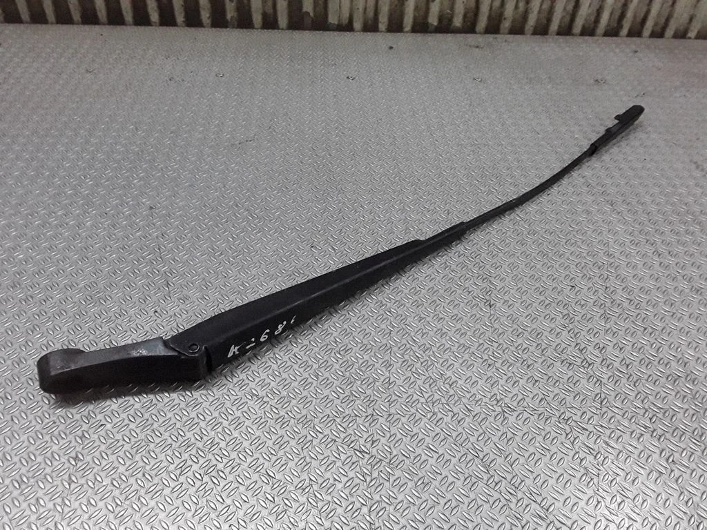 Front wiper blade arm – Opel Zafira B (2005-2014)