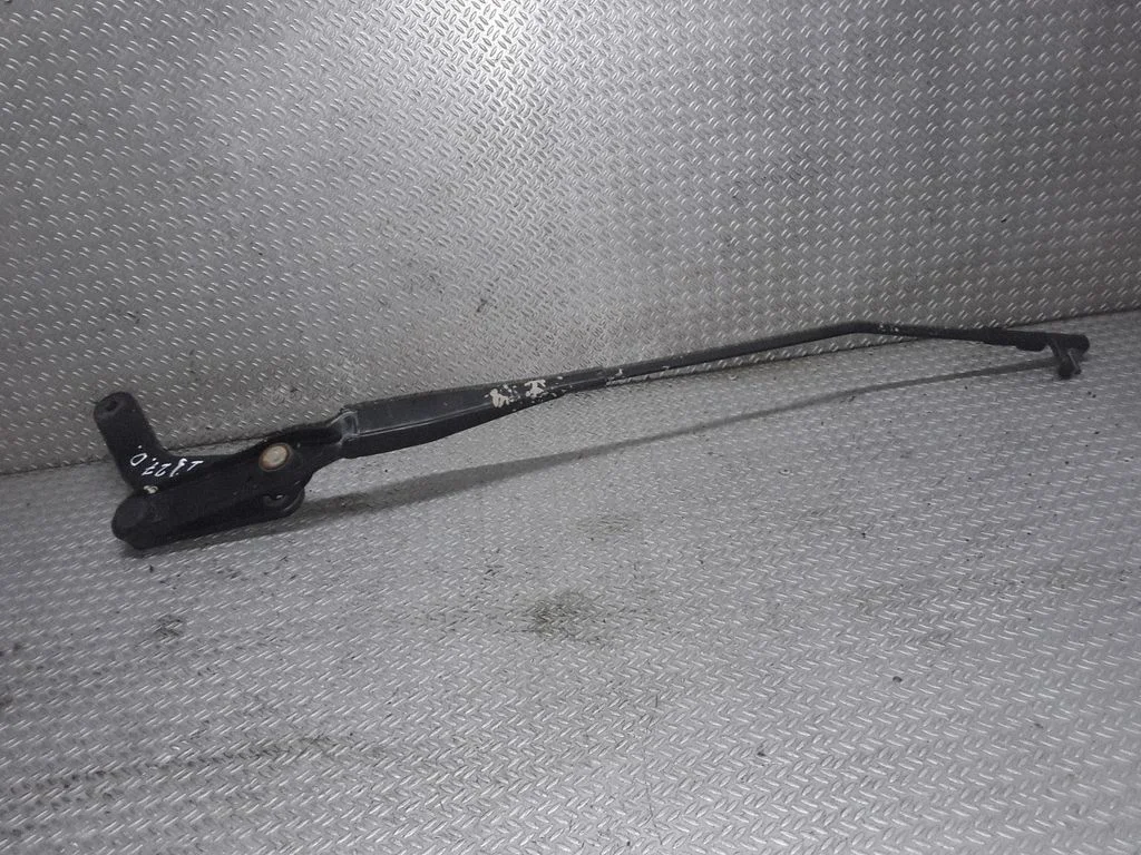 Front wiper blade arm – Ford Focus C-MAX (2003-2010)