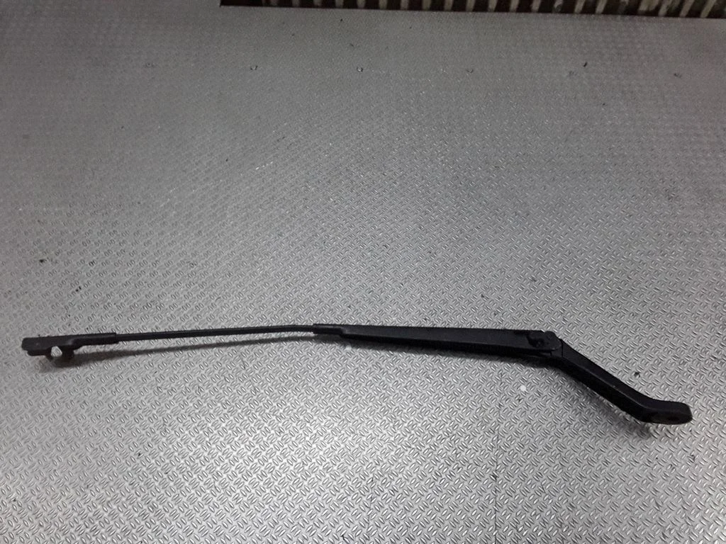 Front wiper blade arm – Ford Galaxy (2000-2006)