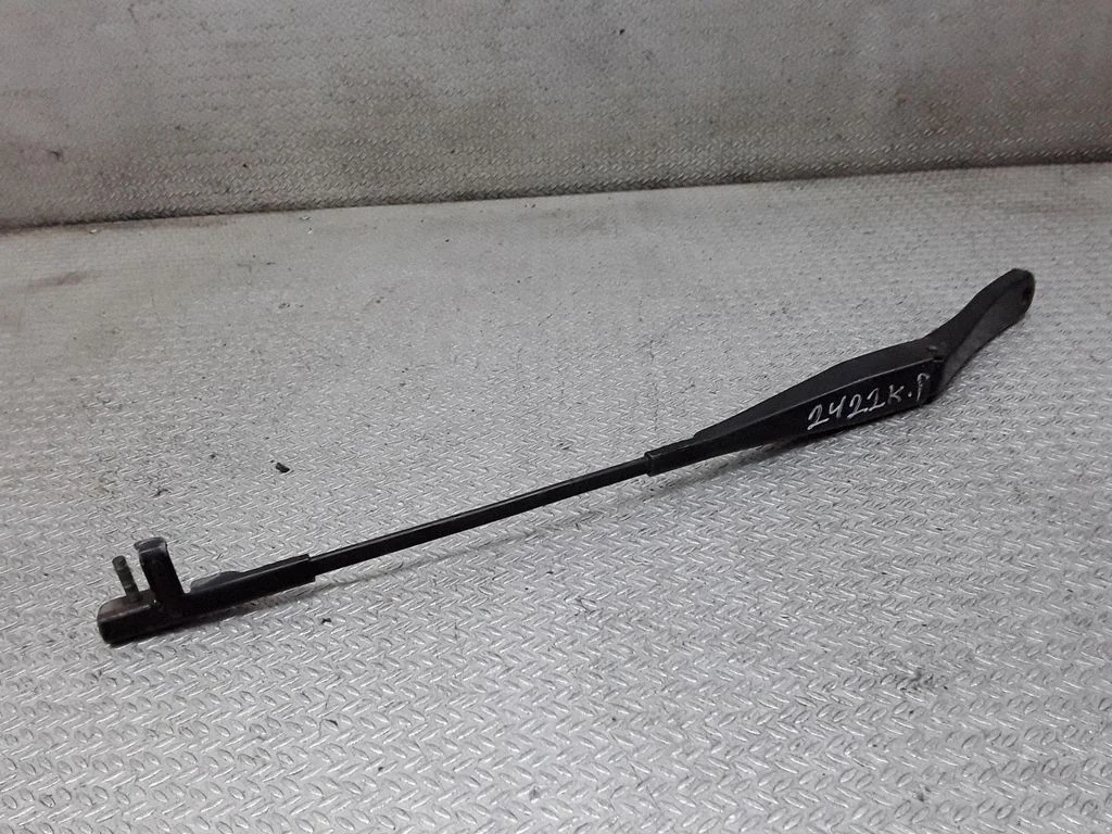 Front wiper blade arm – Opel Astra H (2004-2012)