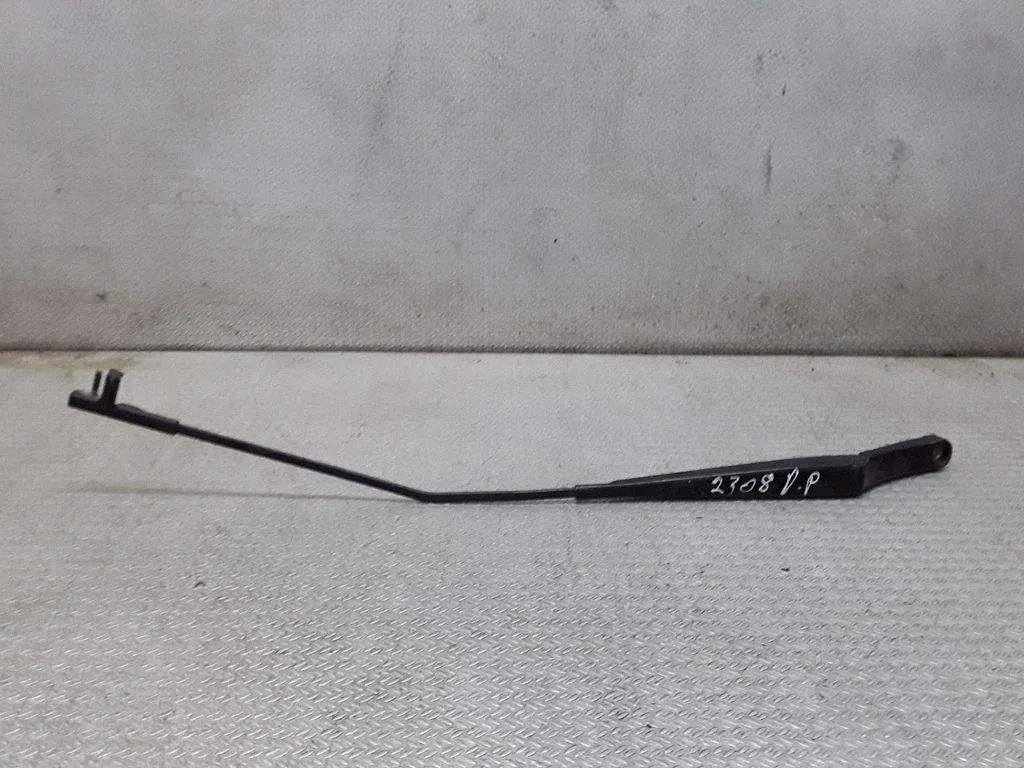 Front wiper blade arm – Volkswagen Touran I (2003-2010)