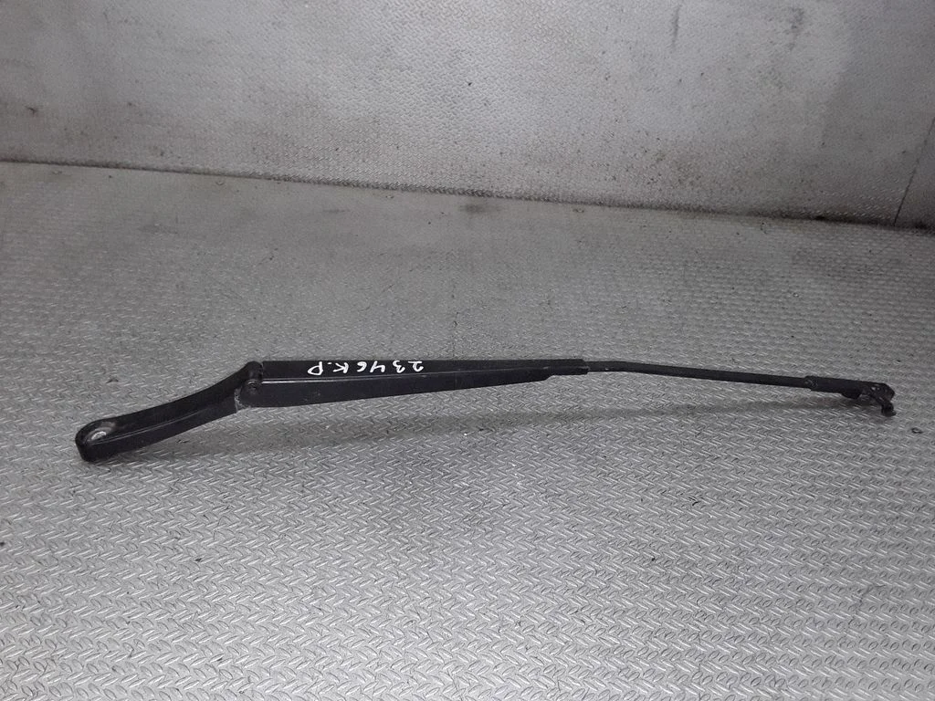 Front wiper blade arm – Volkswagen Touran I (2003-2010)
