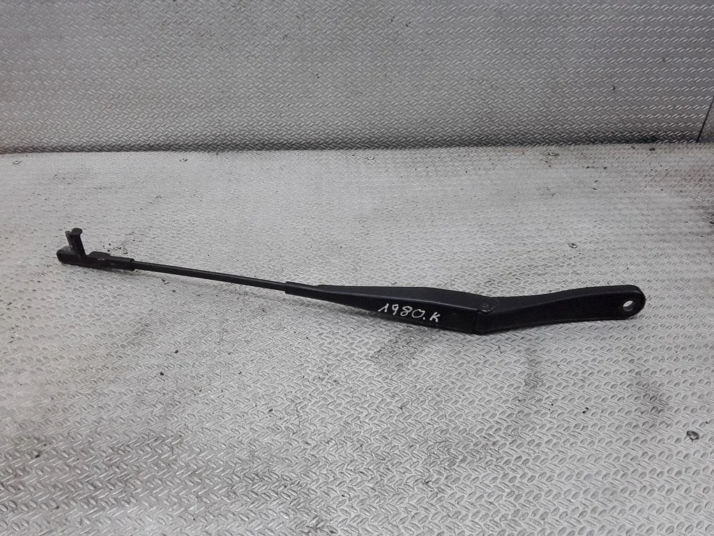 Front wiper blade arm – Opel Astra H (2004-2012)