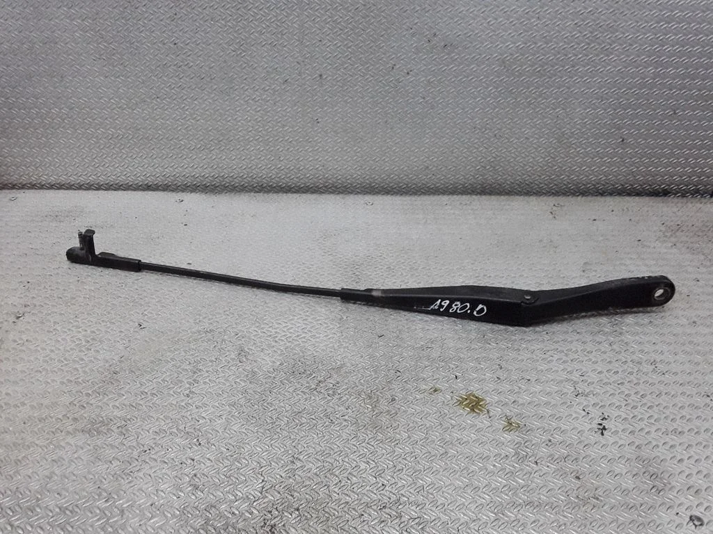 Front wiper blade arm – Opel Astra H (2004-2012)