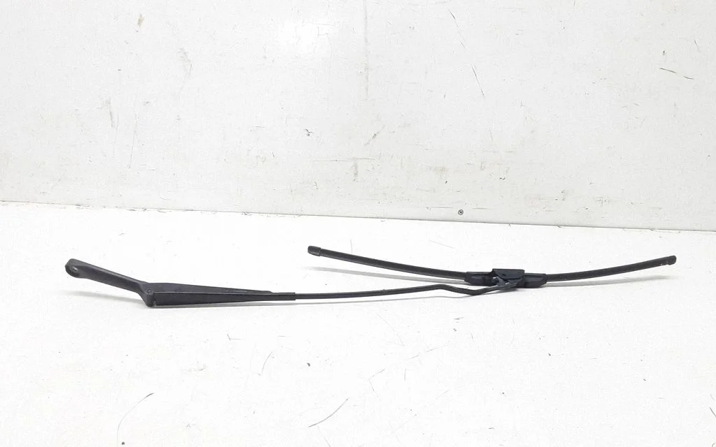 Front wiper blade arm – Volkswagen Transporter - Caravelle T4 (1991-2003)