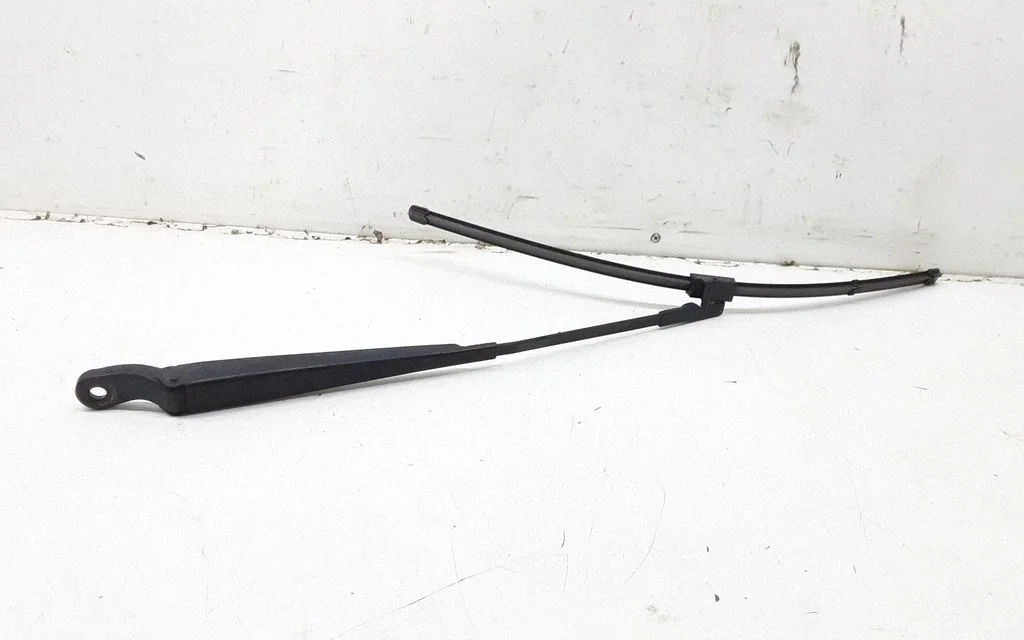 Front wiper blade arm – Renault Grand Modus (2008-2012), right