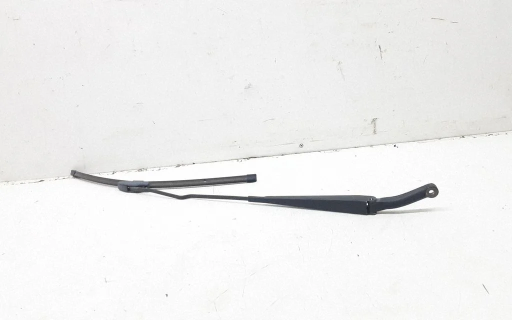 Ramię wycieraczki przedniej – Volvo S60 (2001-2004)