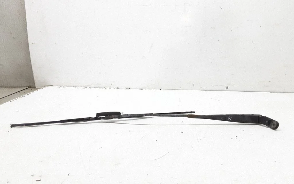 Front wiper blade arm – Mercedes-Benz Vito Viano W638 (1996-2003)