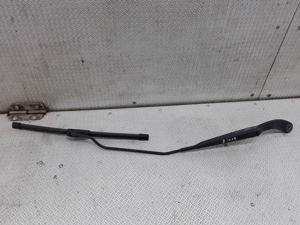 Front wiper blade arm – Renault Megane II (2002-2005)