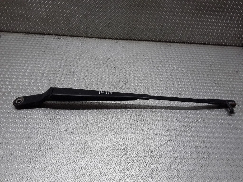 Front wiper blade arm – left