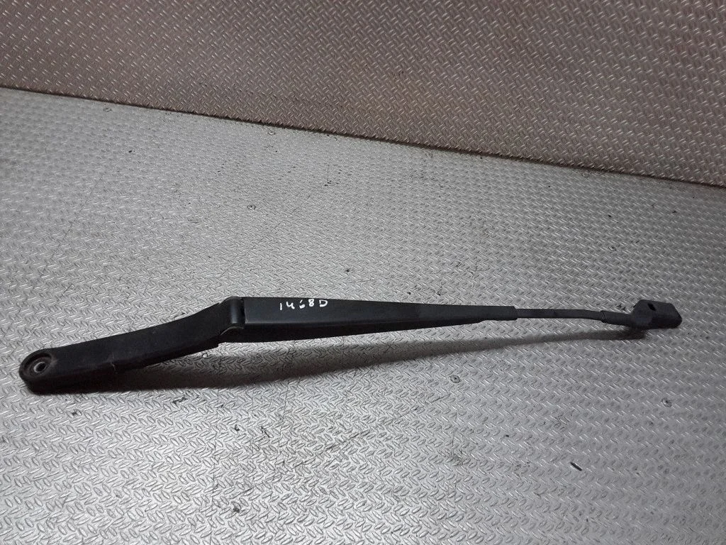 Front wiper blade arm – Volkswagen Eos (2006-2010)
