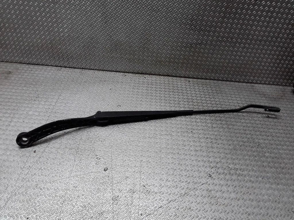 Front wiper blade arm – Peugeot 307 (2001-2005)
