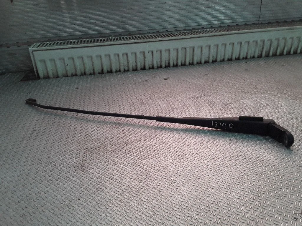 Priekšējā stikla tīrītāja svira 6388201144