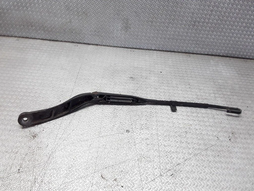 Front wiper blade arm – Audi A8 S8 D2 4D (1994-2002)