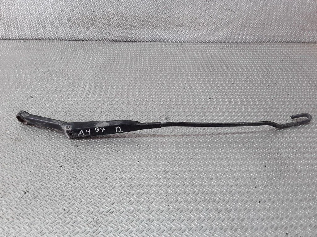 Front wiper blade arm – Audi A4 S4 B5 8D (1994-1999)