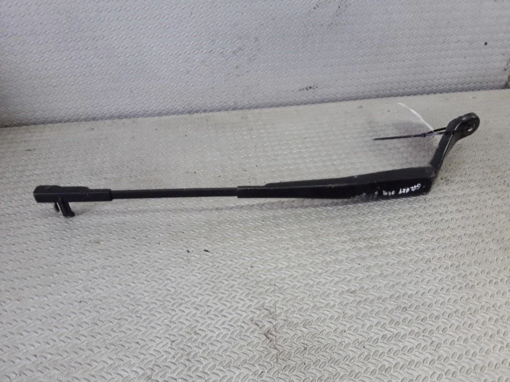 Front wiper blade arm – Ford Galaxy (2000-2006)