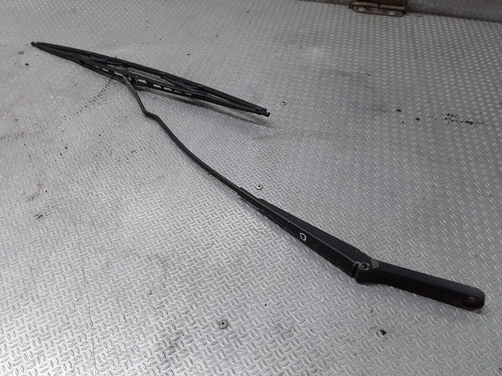 Front wiper blade arm – Volkswagen Transporter - Caravelle T4 (1991-2003)