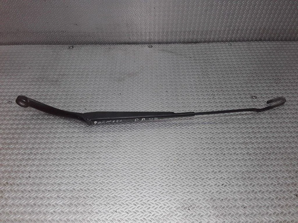Front wiper blade arm – Peugeot 307 (2001-2005)