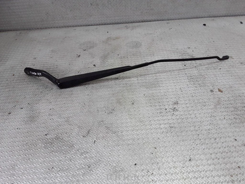 Front wiper blade arm – Ford Fiesta (2002-2005)