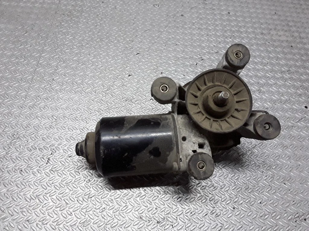 Kojameeste mootor 8492001302 – Mazda 626 (1998-2002)