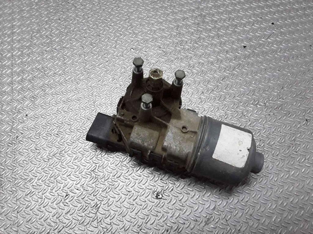 Wiper motor – Volkswagen Golf IV (1998-2005)