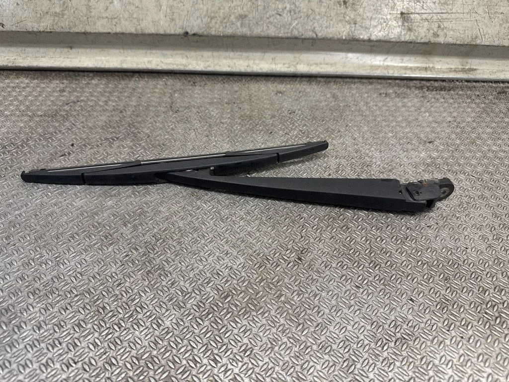 Rear wiper blade – Mitsubishi Grandis (2003-2011)