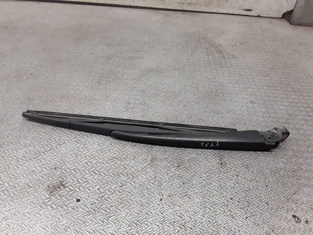 Aizmugurējā stikla tīrītājs – Subaru Forester SH (2008-2013)