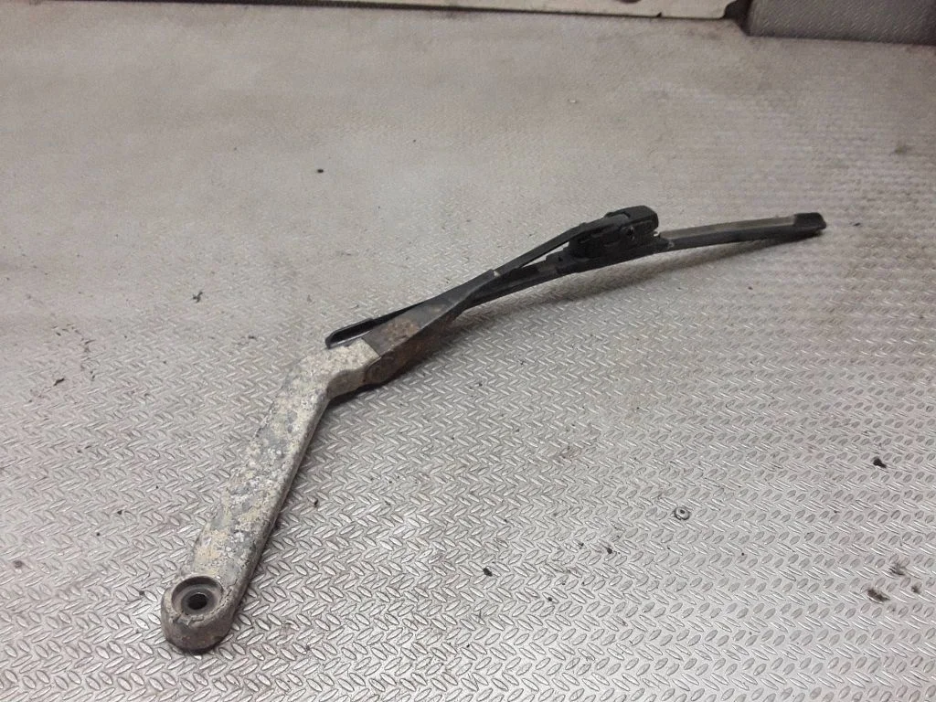 Rear wiper blade – Nissan X-Trail T30 (2001-2007)