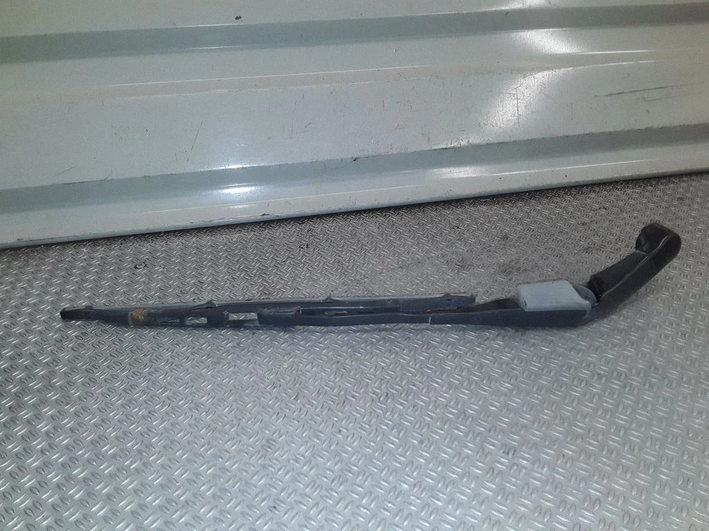 Rear wiper blade – Honda CR-V (2002-2006)