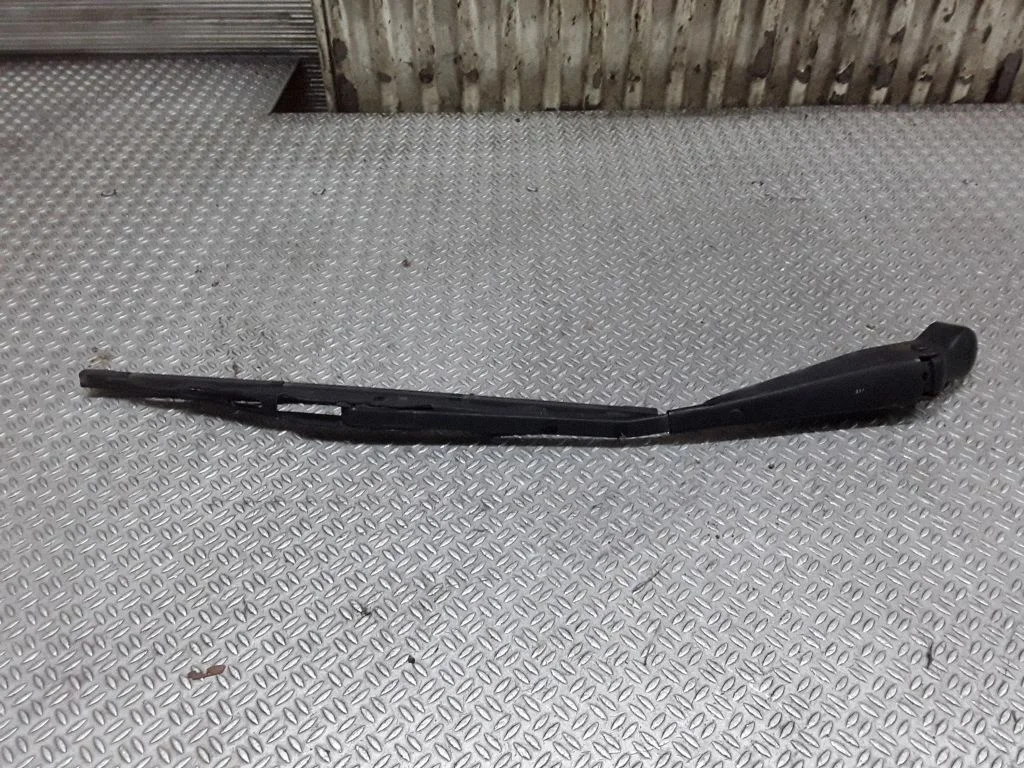 Rear wiper blade