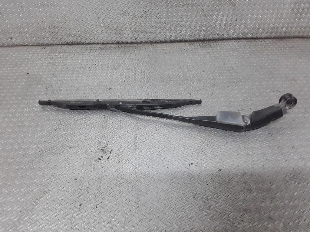 Rear wiper blade – Honda CR-V (2002-2006)