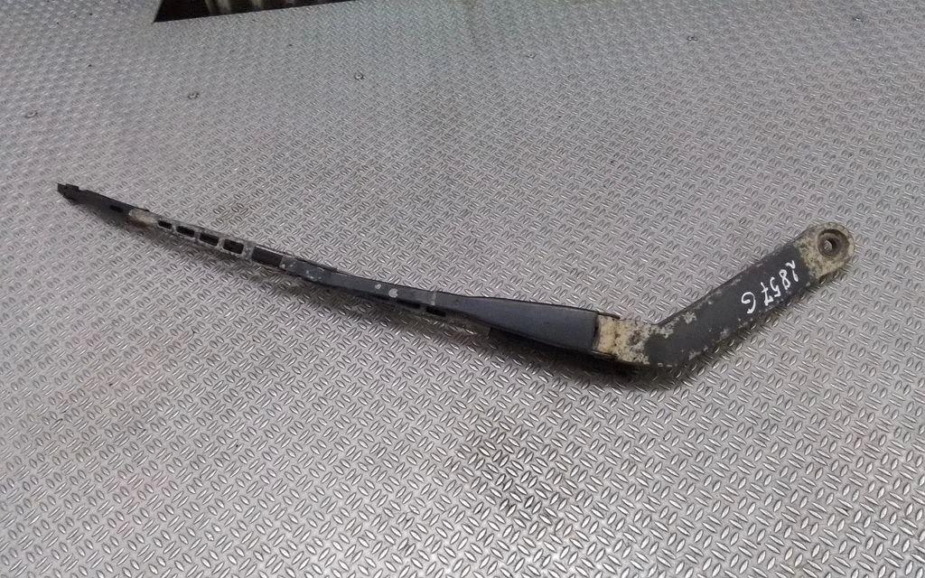 Rear wiper blade – Nissan X-Trail T30 (2001-2007)