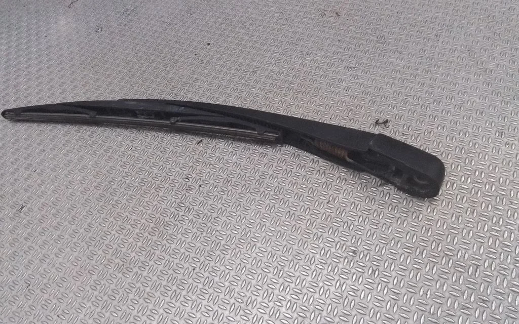 Rear wiper blade – Mitsubishi Grandis (2003-2011)