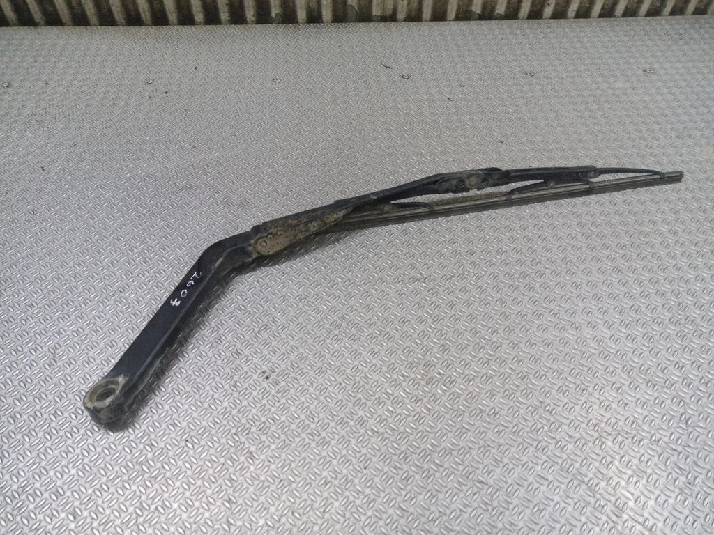 Rear wiper blade – Nissan X-Trail T30 (2001-2007)