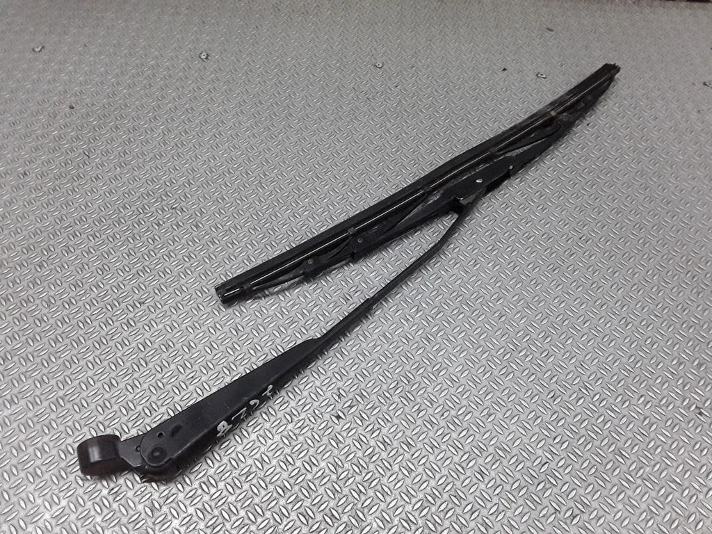 Rear wiper blade – Toyota Avensis T250 (2003-2006)