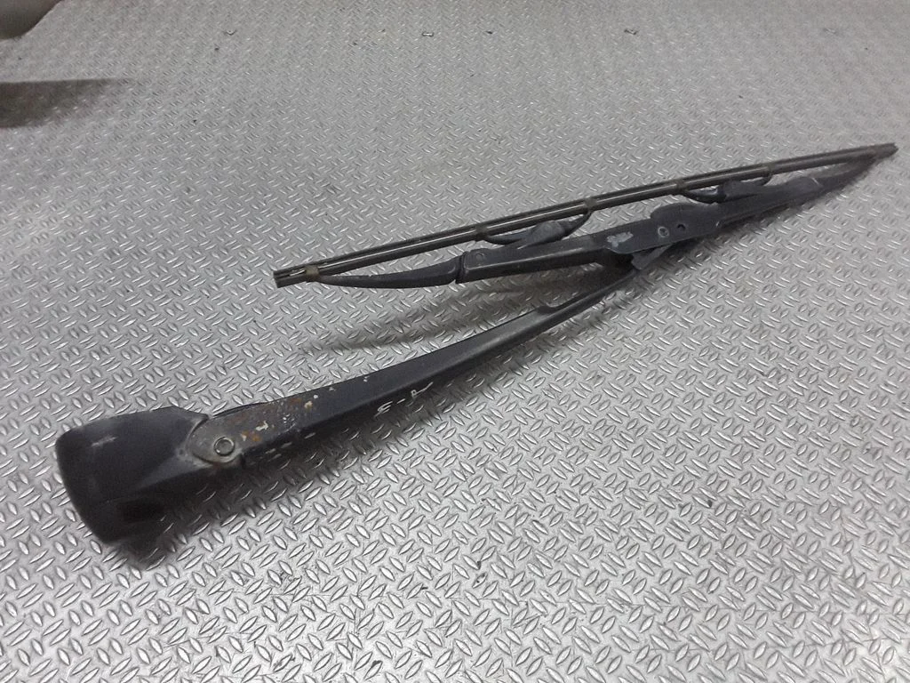 Tagaklaasi kojamees 8D9955407