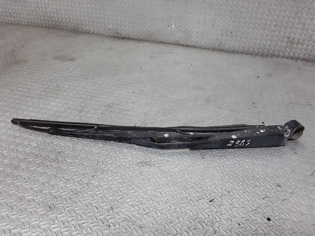 Aizmugurējā stikla tīrītājs – Chrysler Grand Voyager IV (2001-2007)
